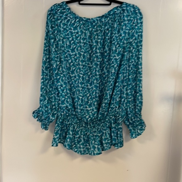 Silky Blouse Sz L very Feminine - Picture 6 of 7